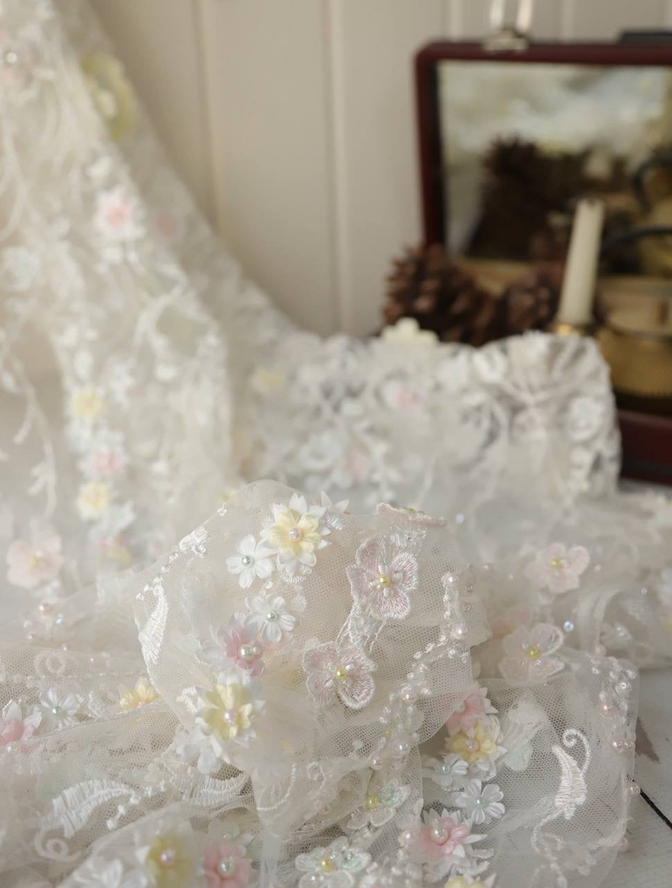 Üç Boyutlu Yoğun İşlemeli Dantel