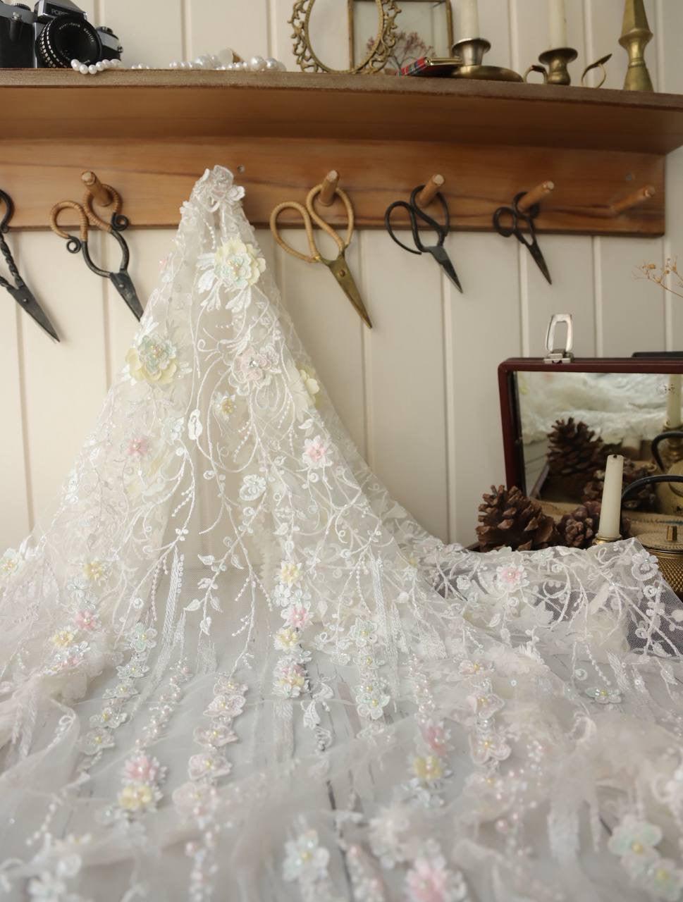 Üç Boyutlu Yoğun İşlemeli Dantel