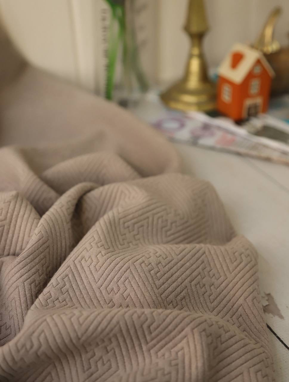 Kumaş kapitone1.80m x 1.60m 360₺