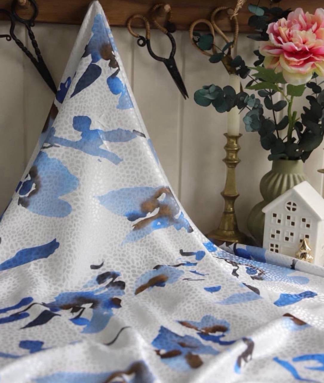 Jakarlı saten kumaş