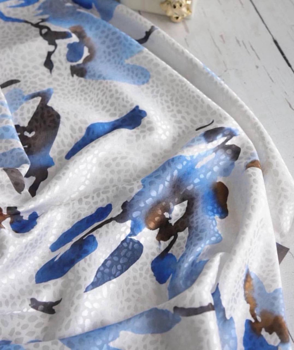 Jakarlı saten kumaş