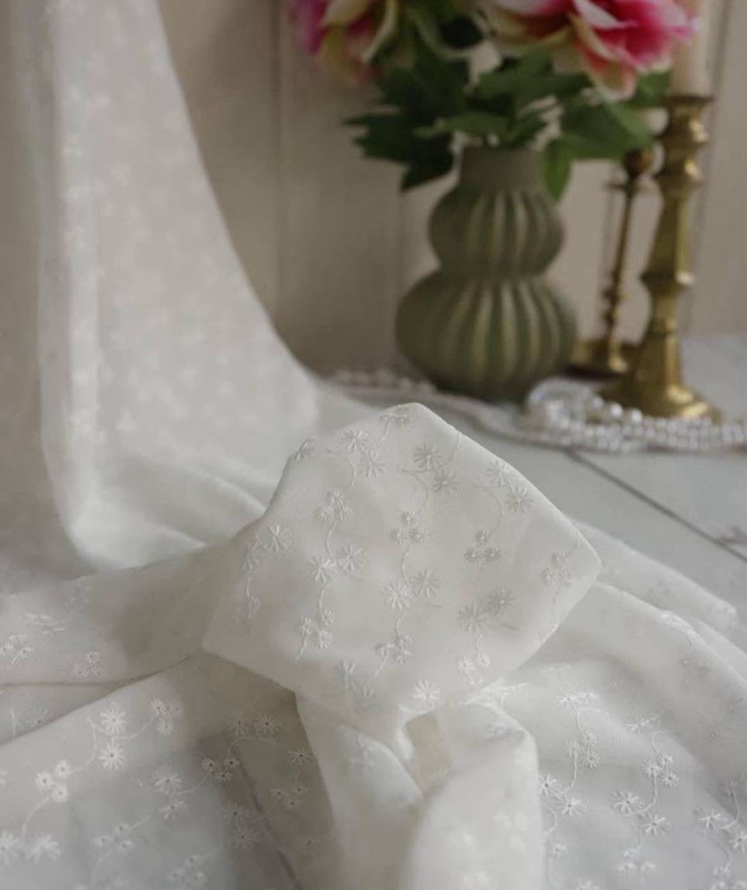 Nakışlı şifon 1.35m x 1.30m