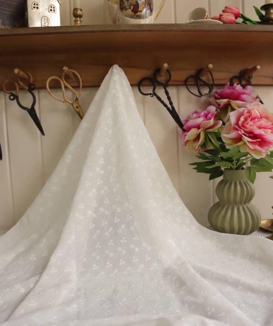 Nakışlı şifon 1.35m x 1.30m