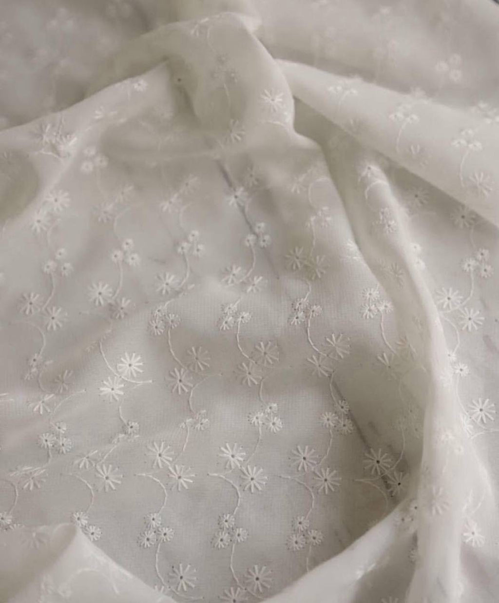 Nakışlı şifon 1.35m x 1.30m