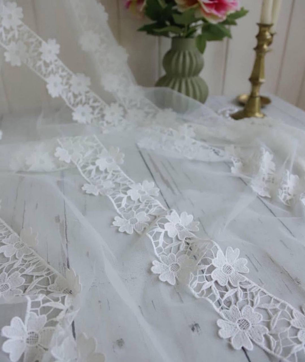 Dantel 3.70m x 1.25m