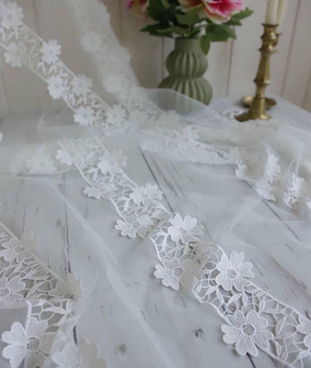 Dantel 3.70m x 1.25m