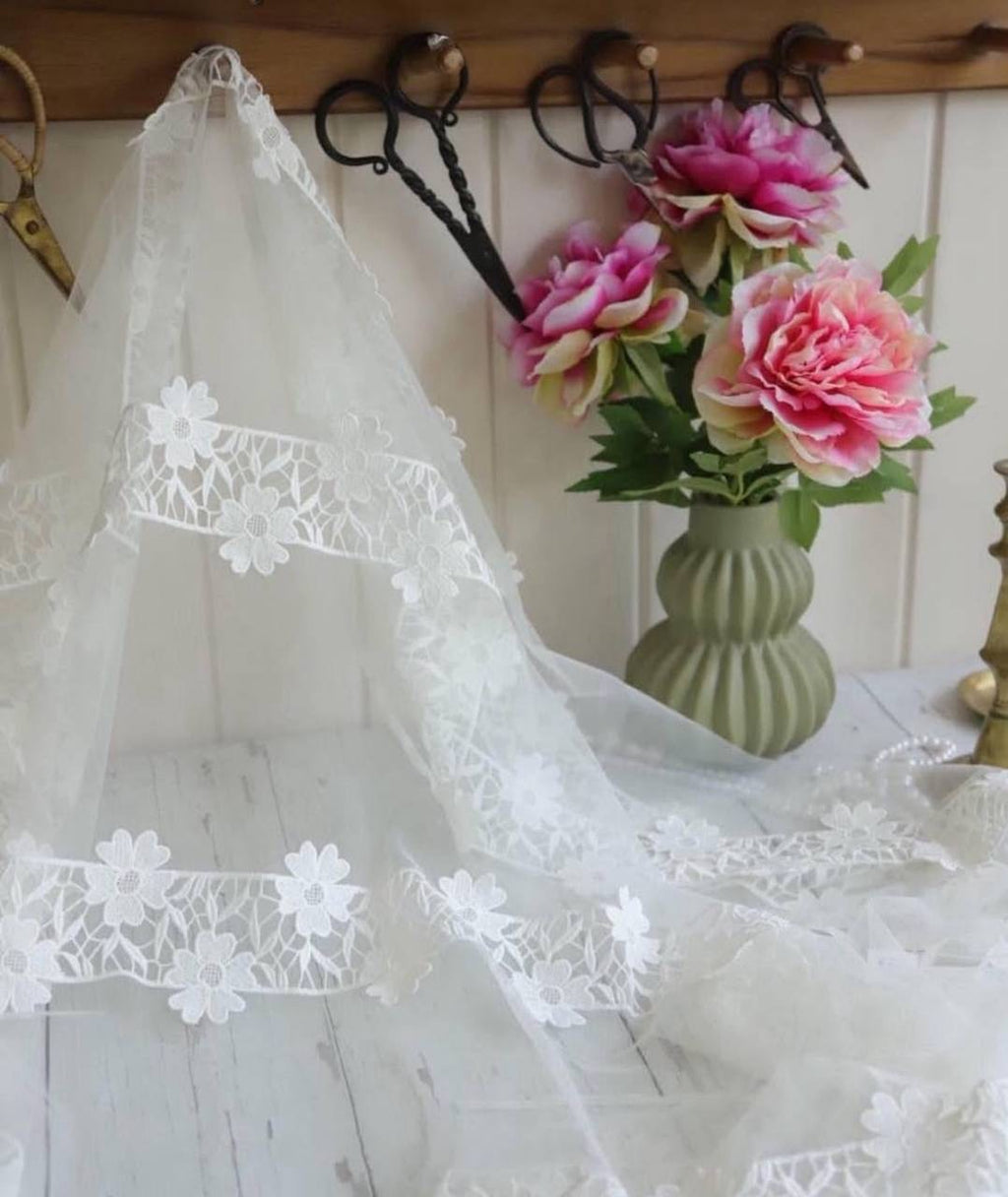 Dantel 3.70m x 1.25m