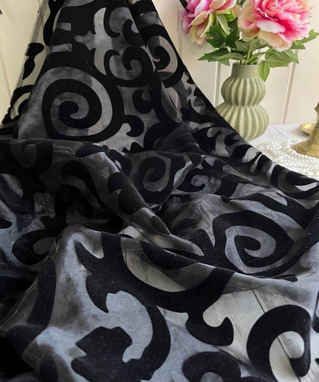 Kadife desenli organze 2m x 1.35m