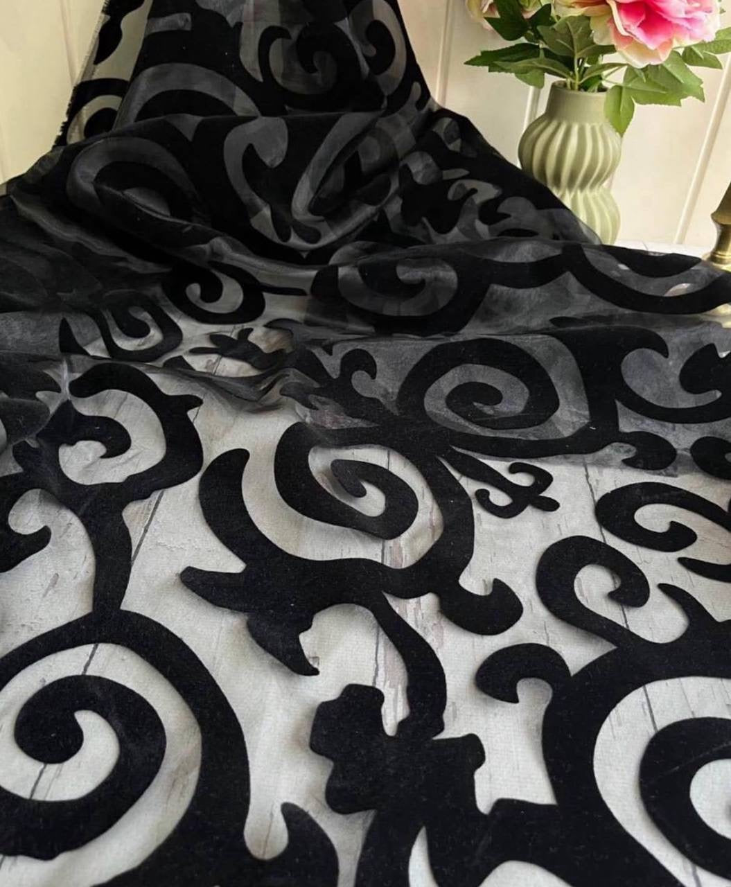 Kadife desenli organze 2m x 1.35m