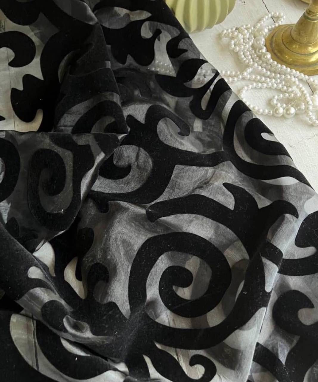 Kadife desenli organze 2m x 1.35m