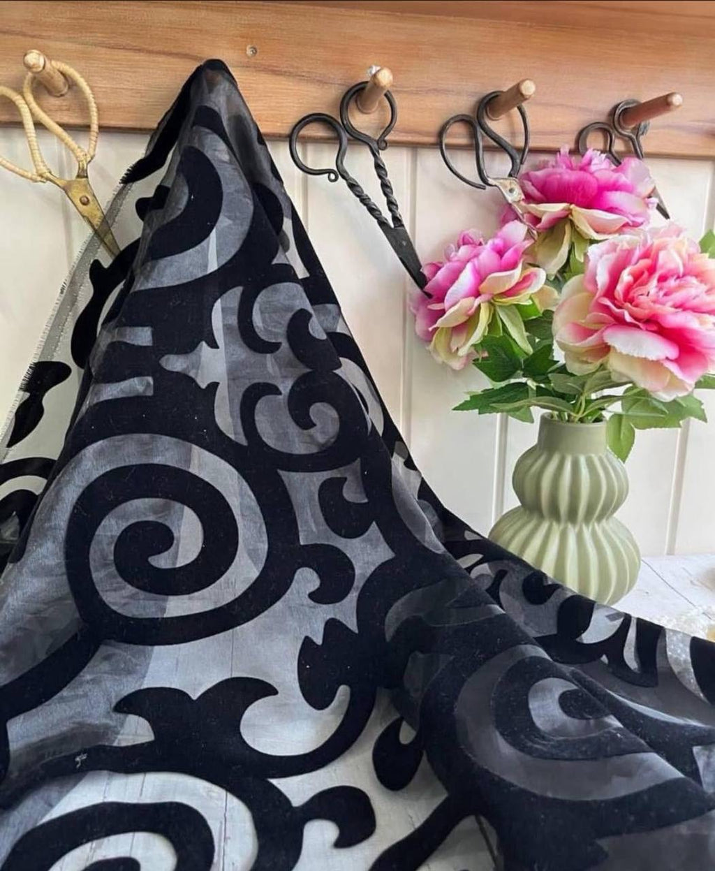 Kadife desenli organze 2m x 1.35m