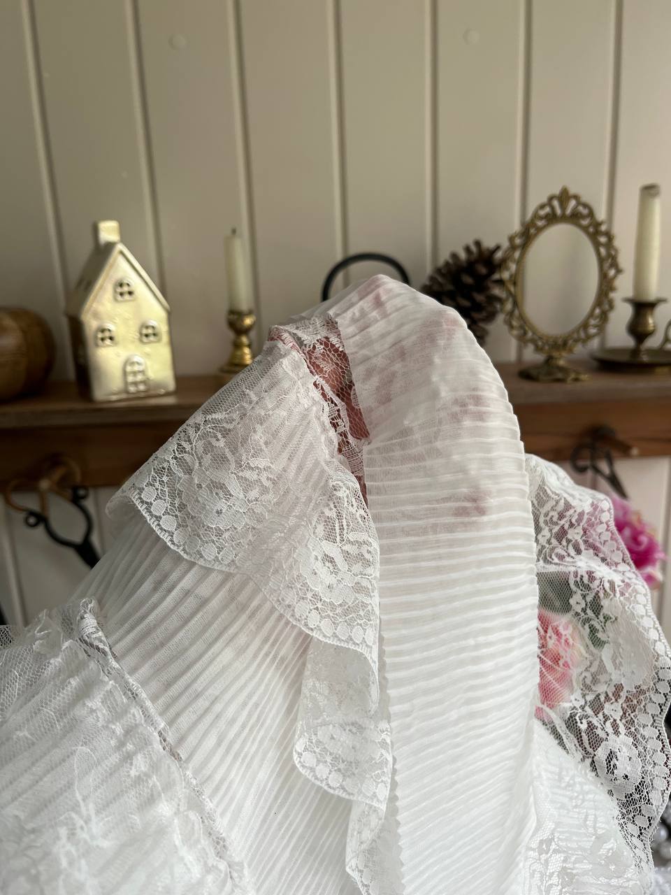 Dantel Detaylı Romantik Kumaş