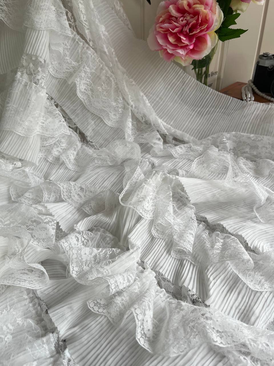 Dantel Detaylı Romantik Kumaş