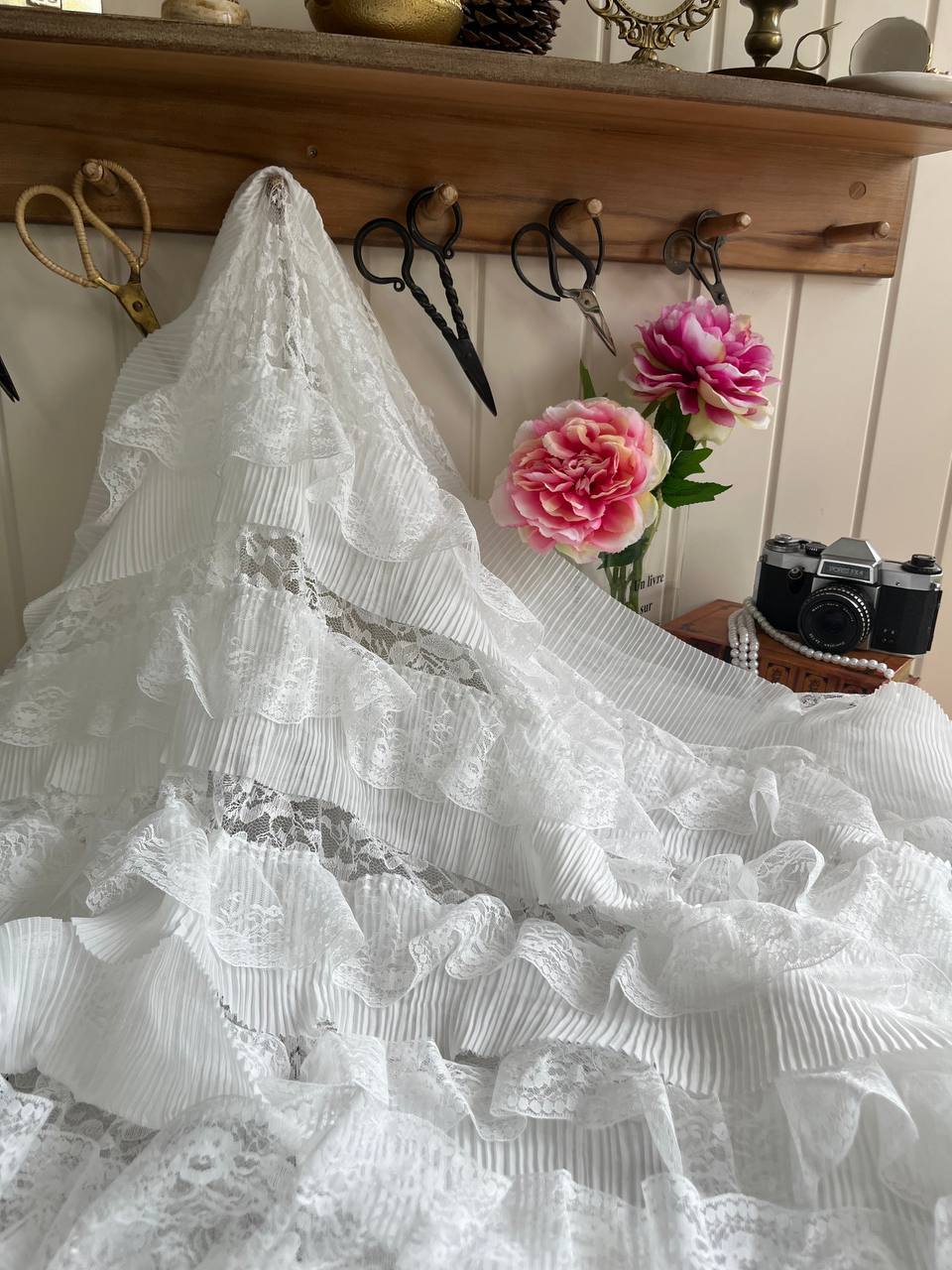 Dantel Detaylı Romantik Kumaş