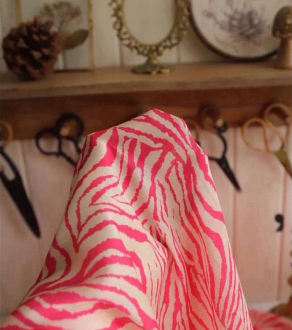 İpek Saten Dökümlü Kumaş