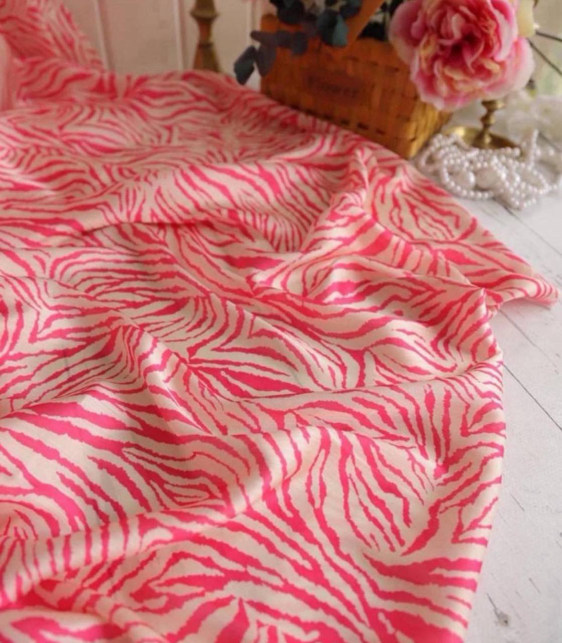 İpek Saten Dökümlü Kumaş