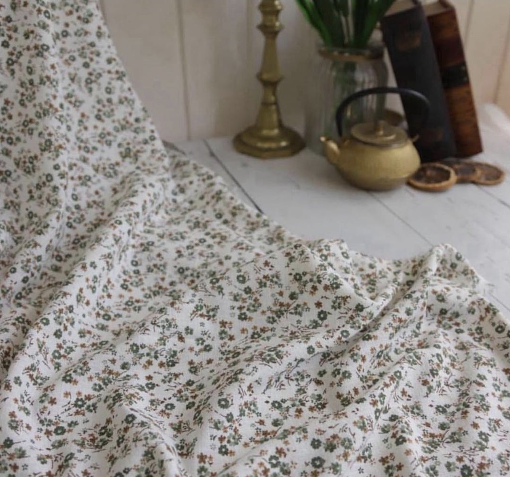 Ham Keten Yeşil Minik Çiçek Desenli