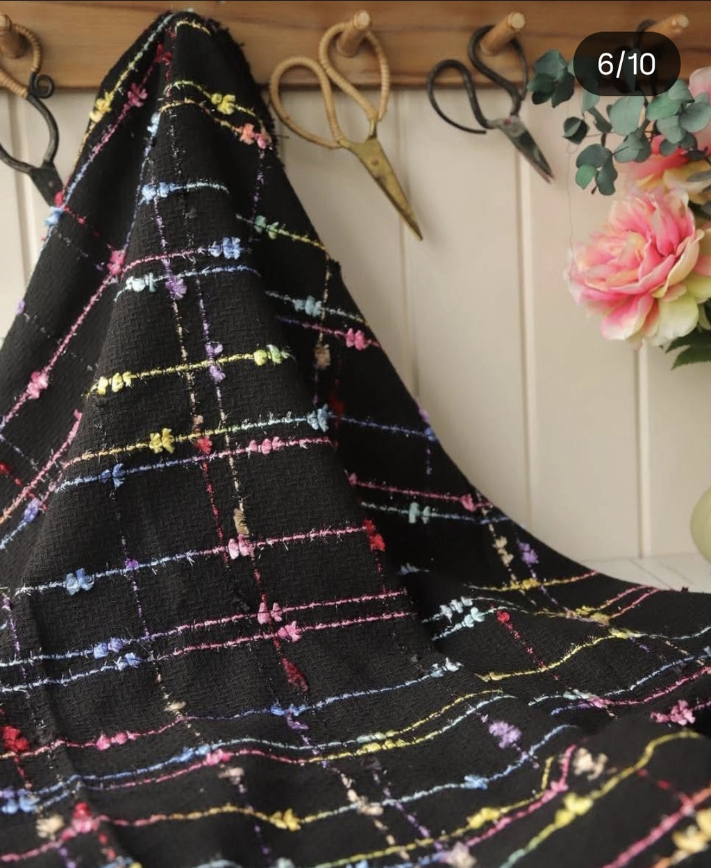 Şanel Kumaş Siyah Zemin