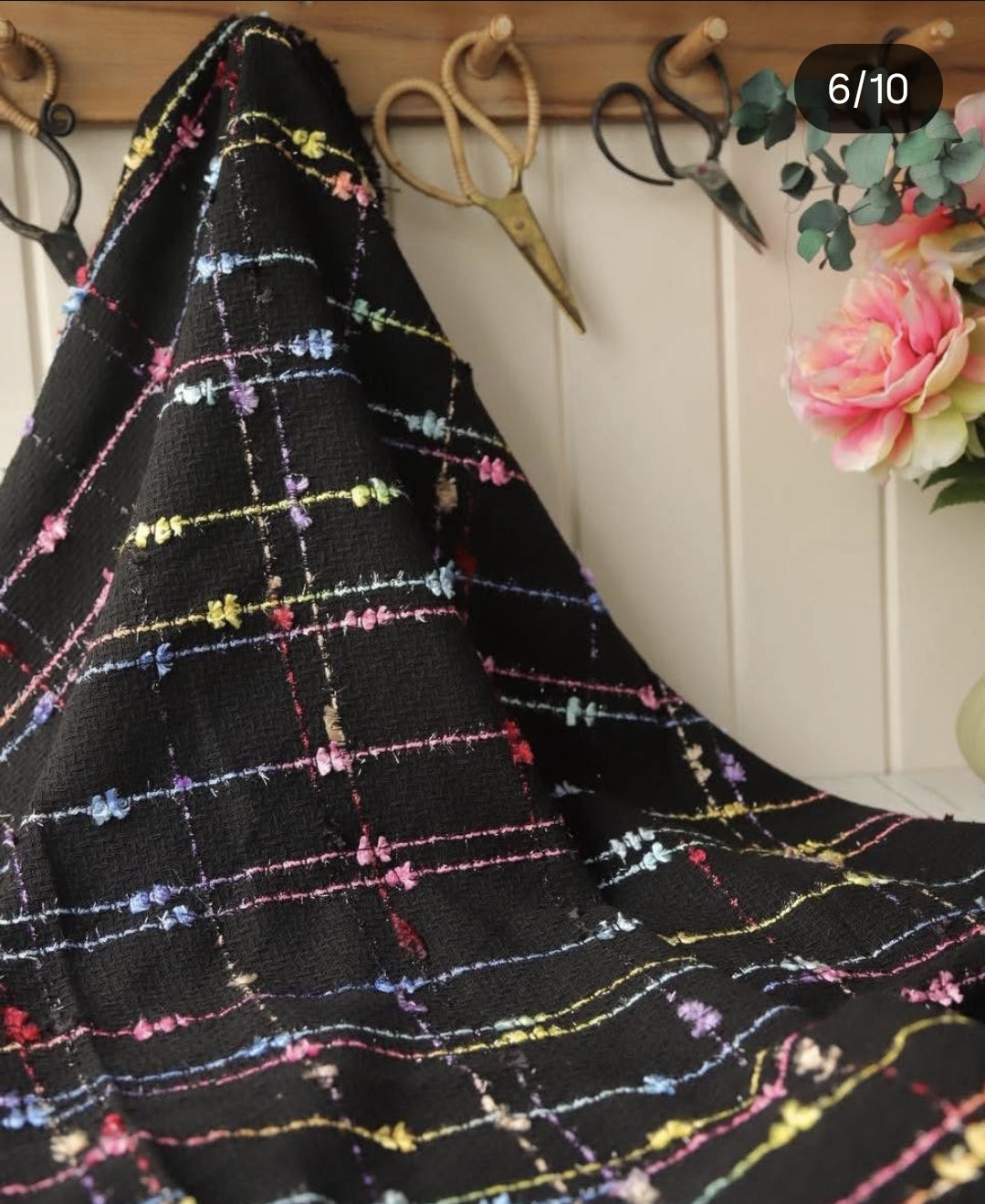 Şanel Kumaş Siyah Zemin