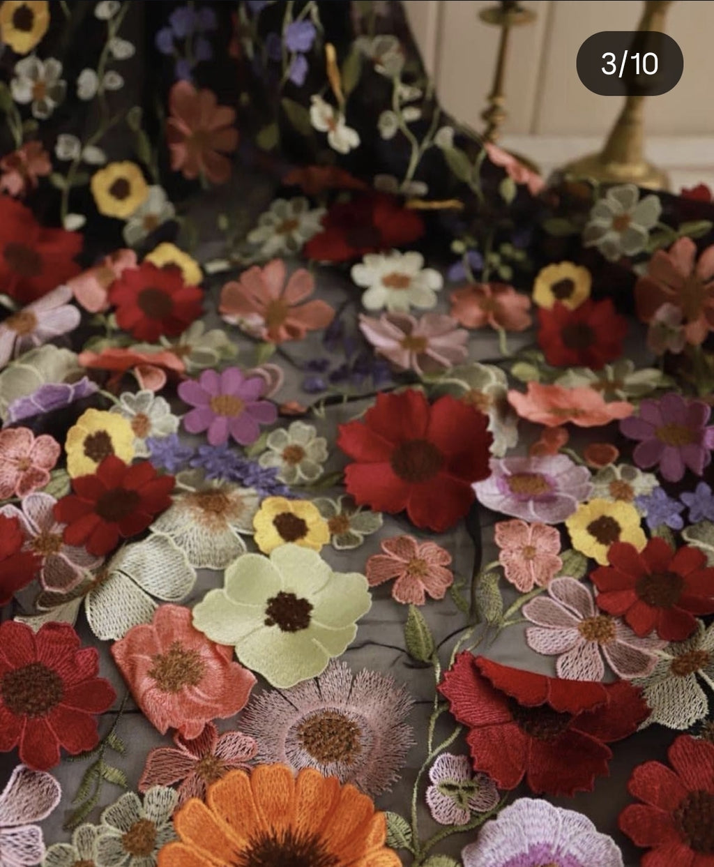 3 Boyutlu Dantel Siyah Zemin