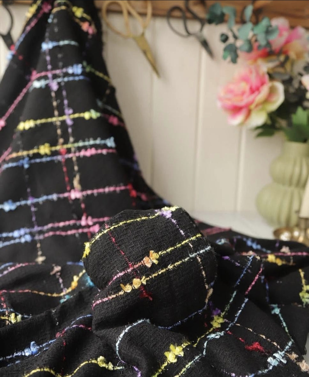 Şanel Kumaş Siyah Zemin