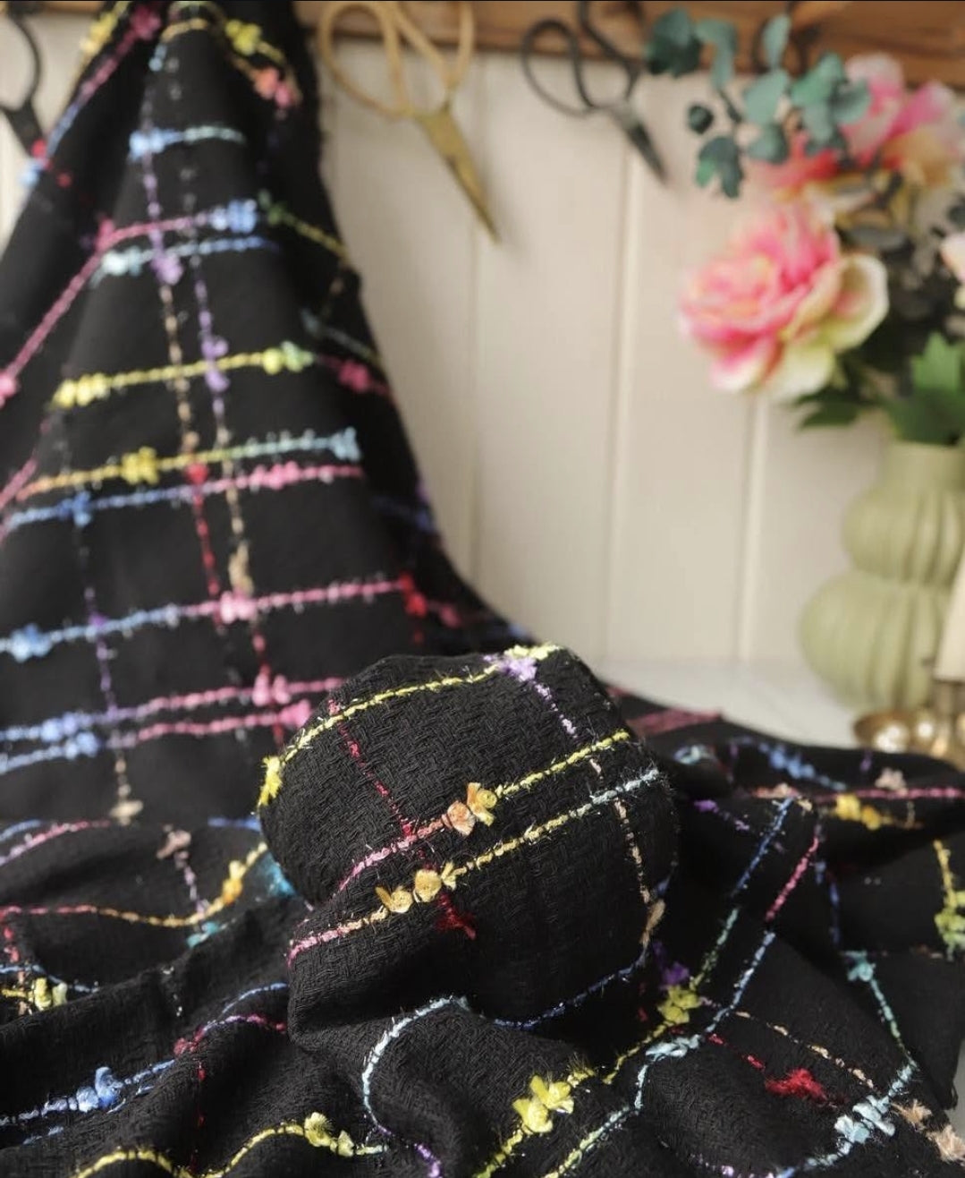 Şanel Kumaş Siyah Zemin