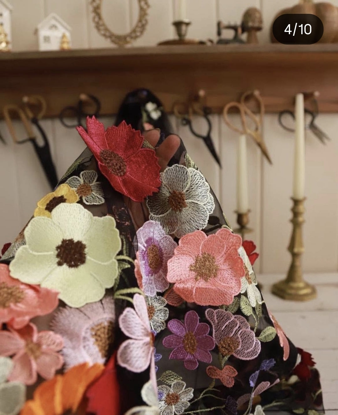 3 Boyutlu Dantel Siyah Zemin