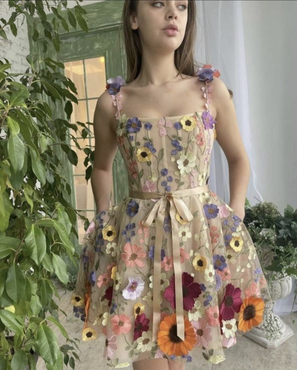 3 Boyutlu Dantel Ten Rengi Zemin